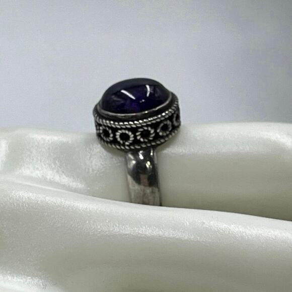 Vintage Sterling Silver Oval Purple Amethyst Cabochon Bezel Set Ring Sz 7.5 - Picture 1 of 10